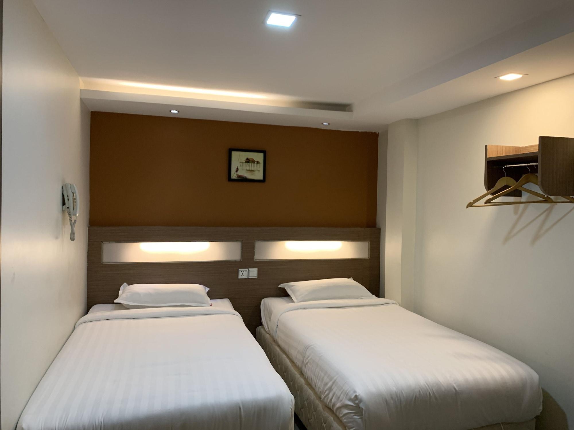 The Vibe Inn Yangon Extérieur photo