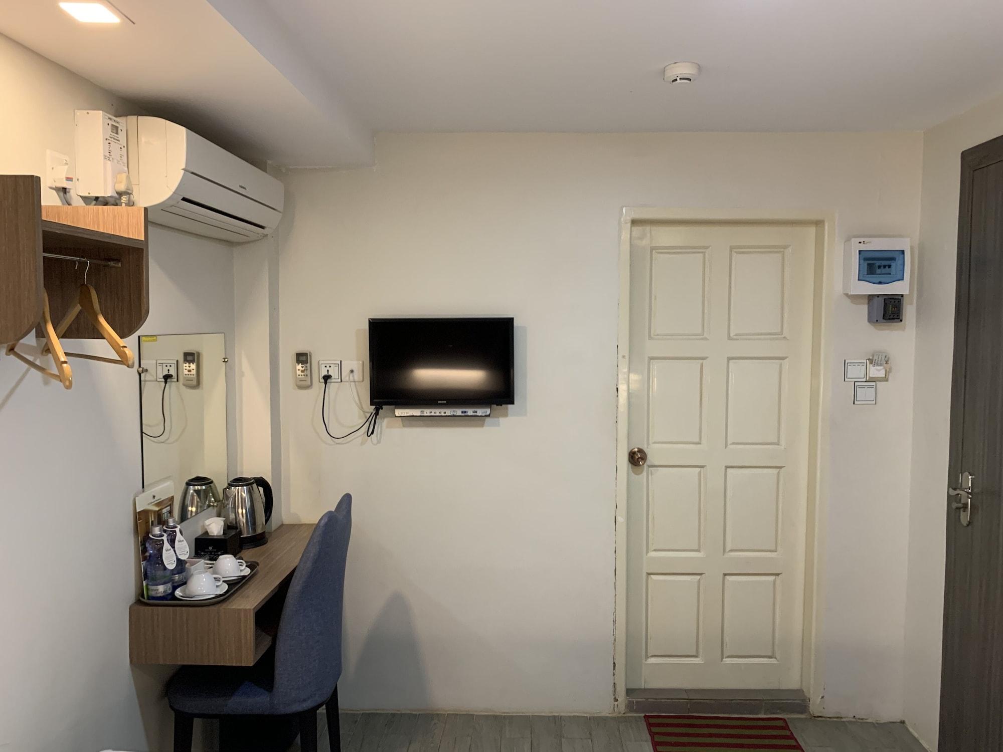 The Vibe Inn Yangon Extérieur photo