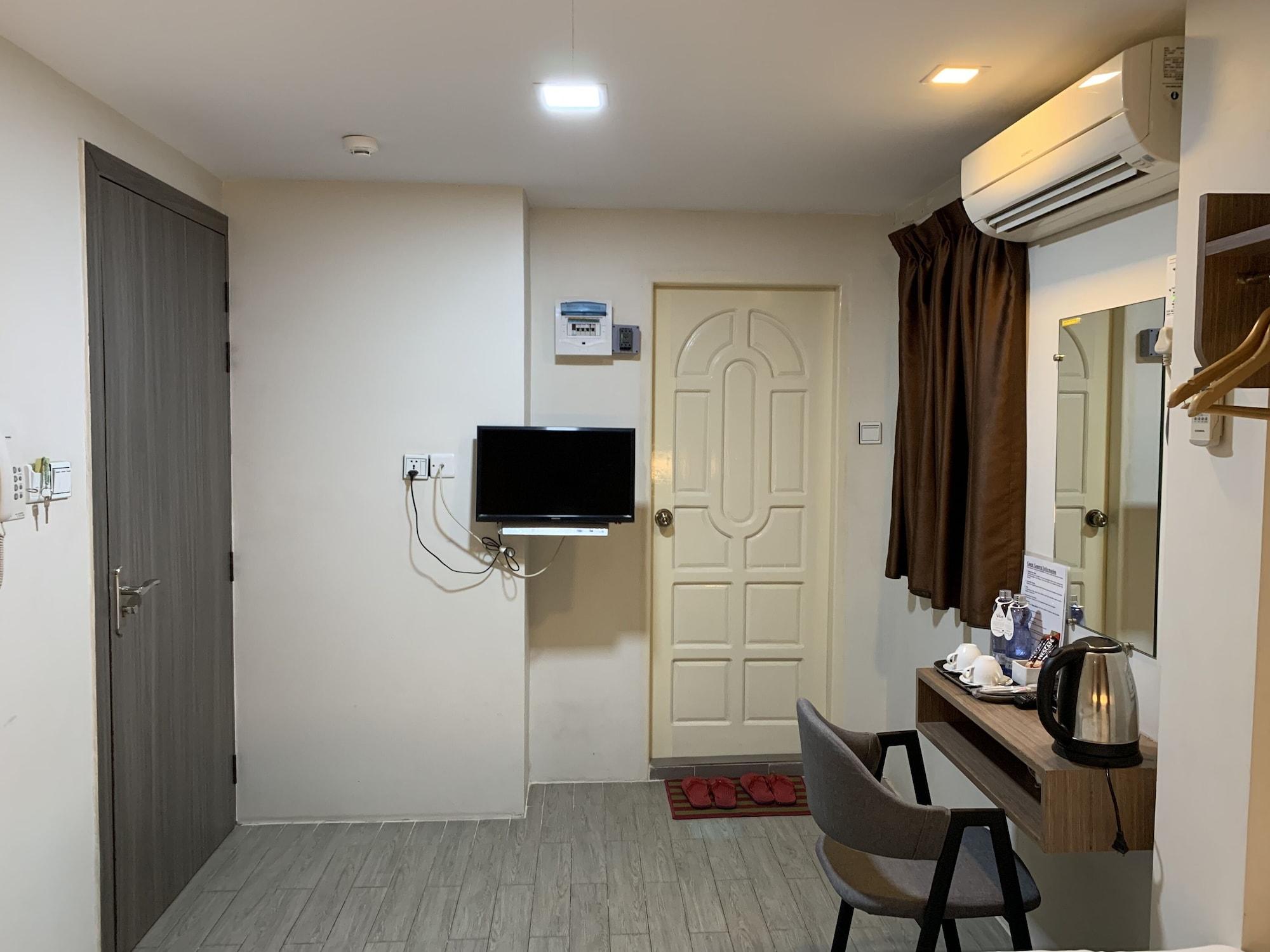 The Vibe Inn Yangon Extérieur photo