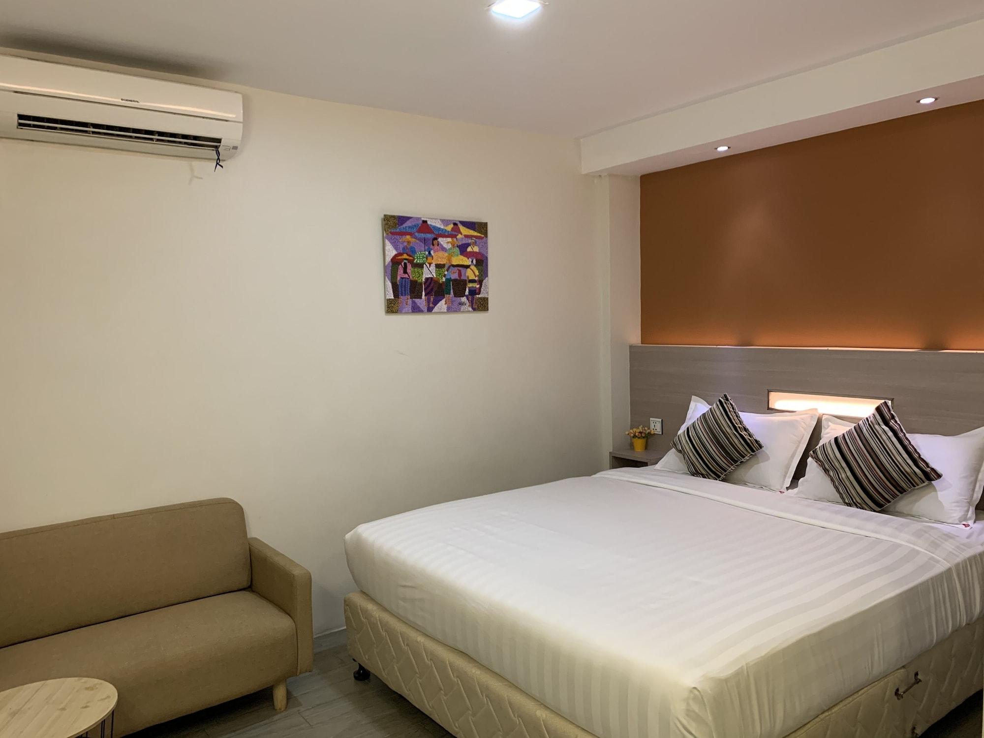 The Vibe Inn Yangon Extérieur photo