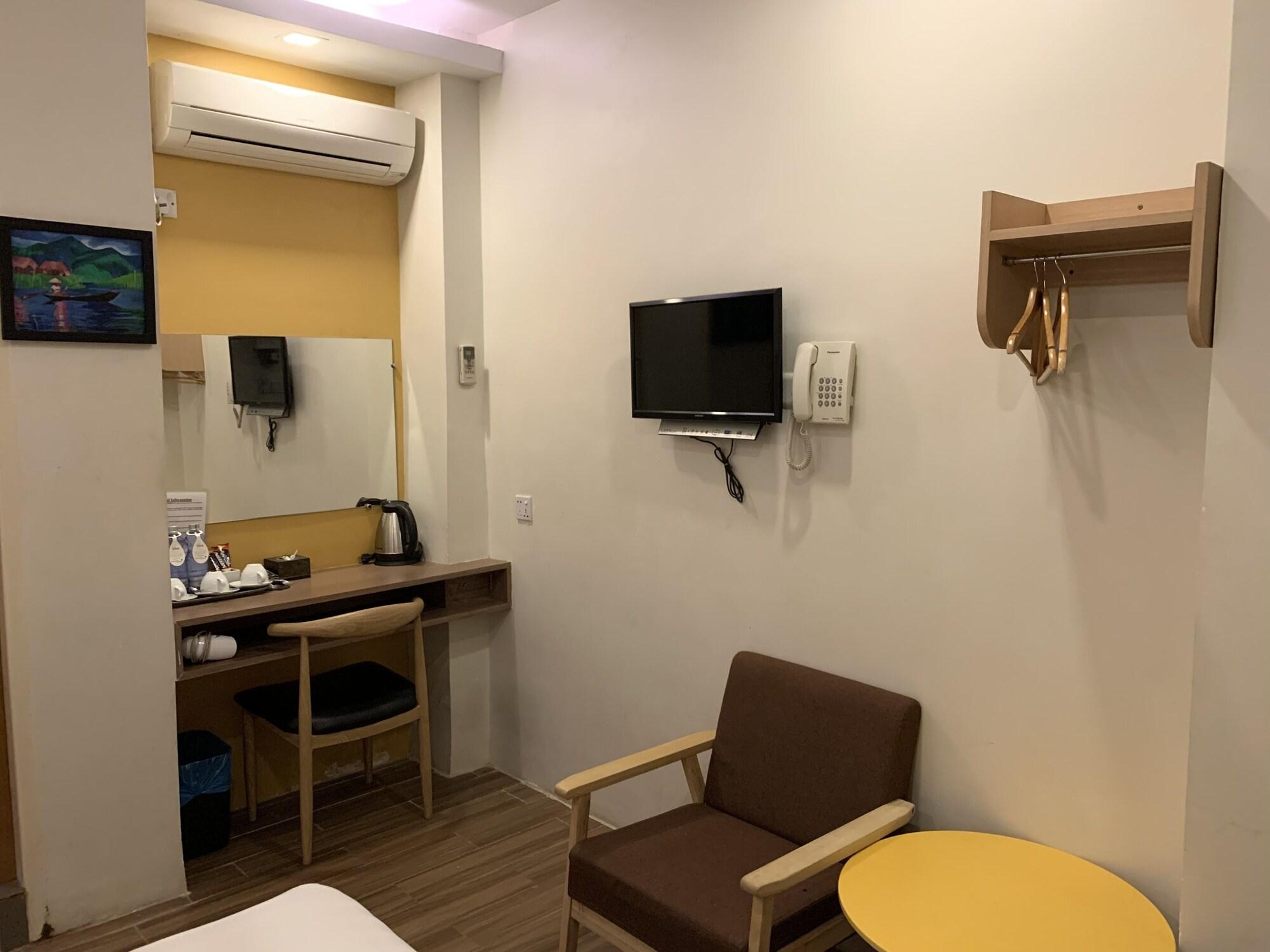The Vibe Inn Yangon Extérieur photo