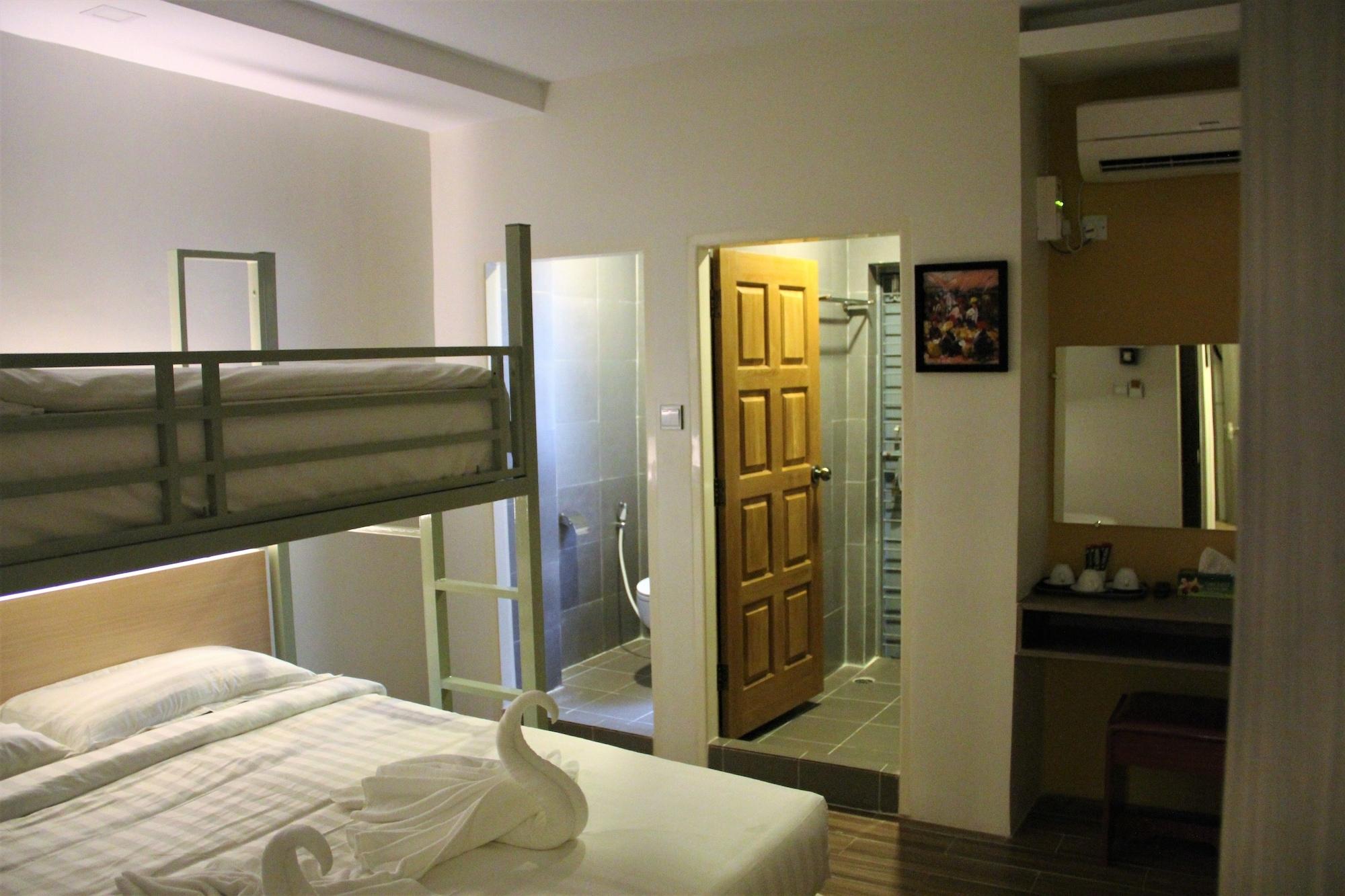 The Vibe Inn Yangon Extérieur photo