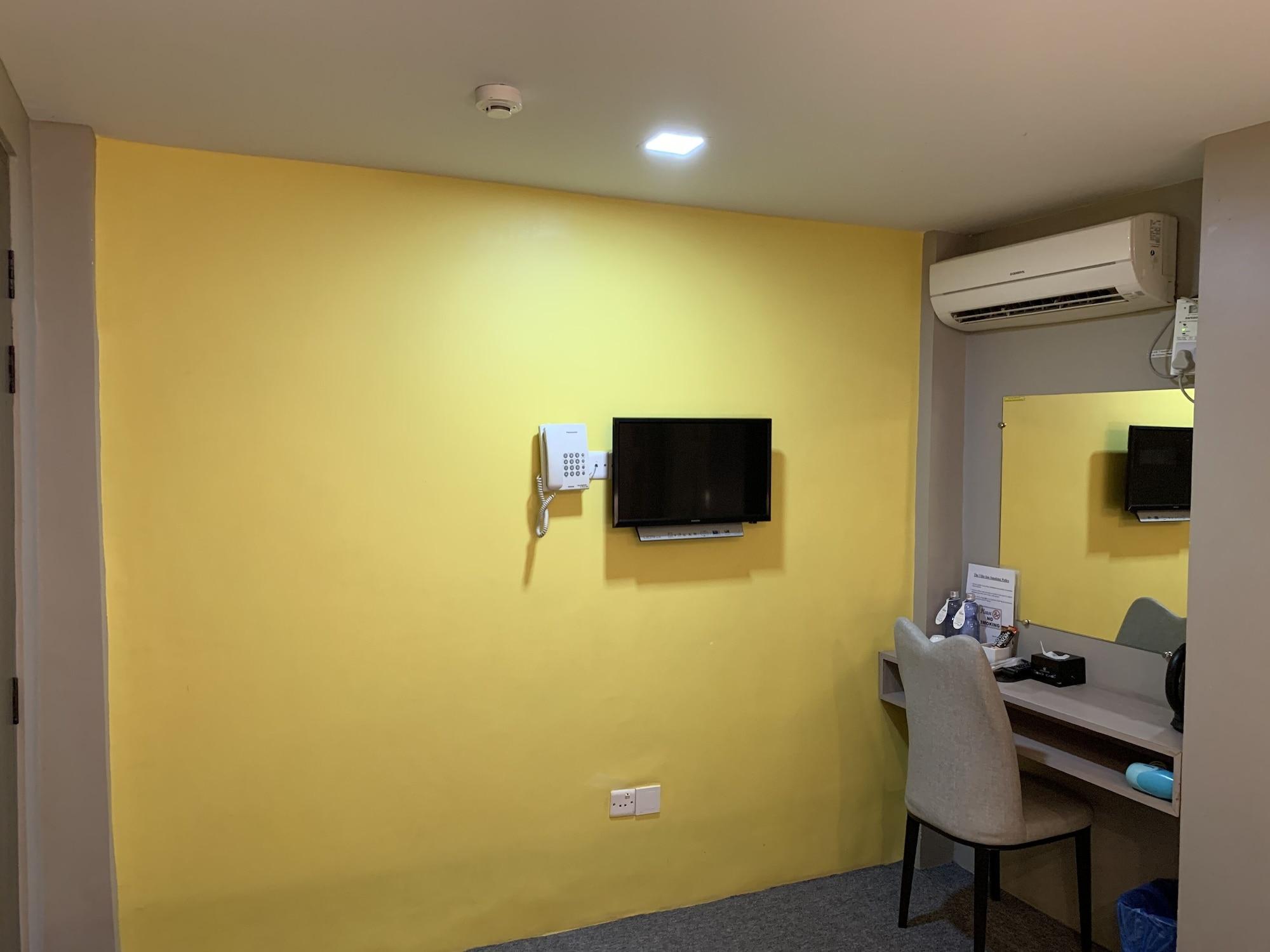 The Vibe Inn Yangon Extérieur photo