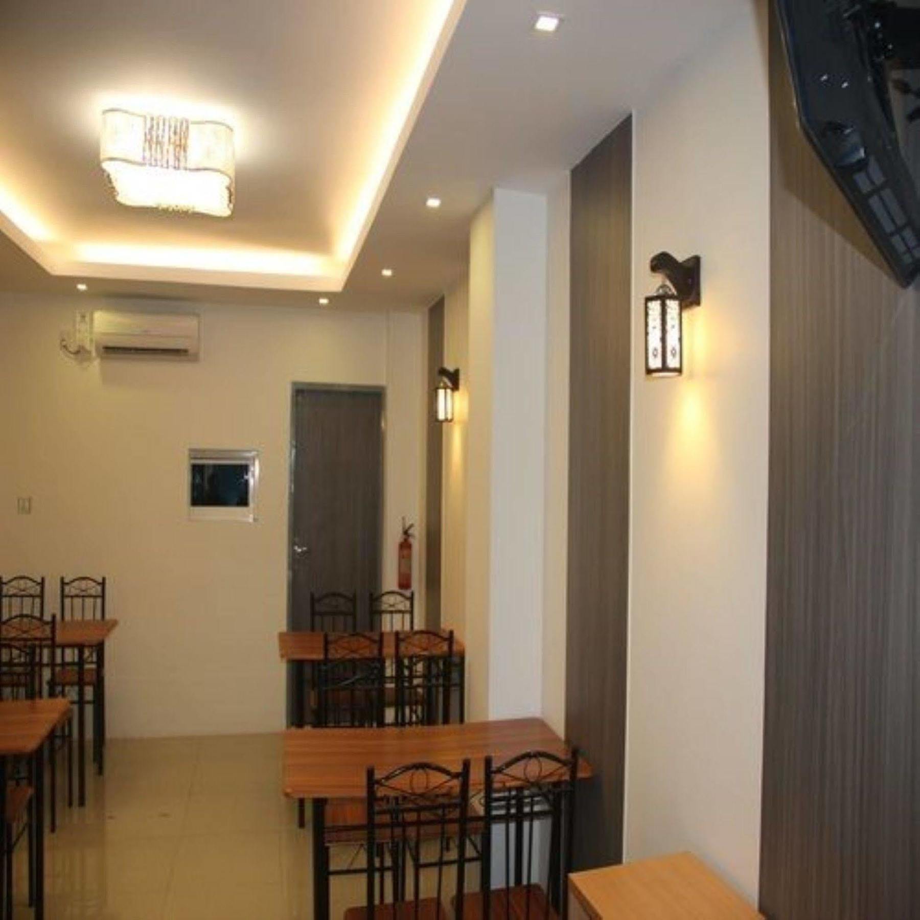 The Vibe Inn Yangon Extérieur photo
