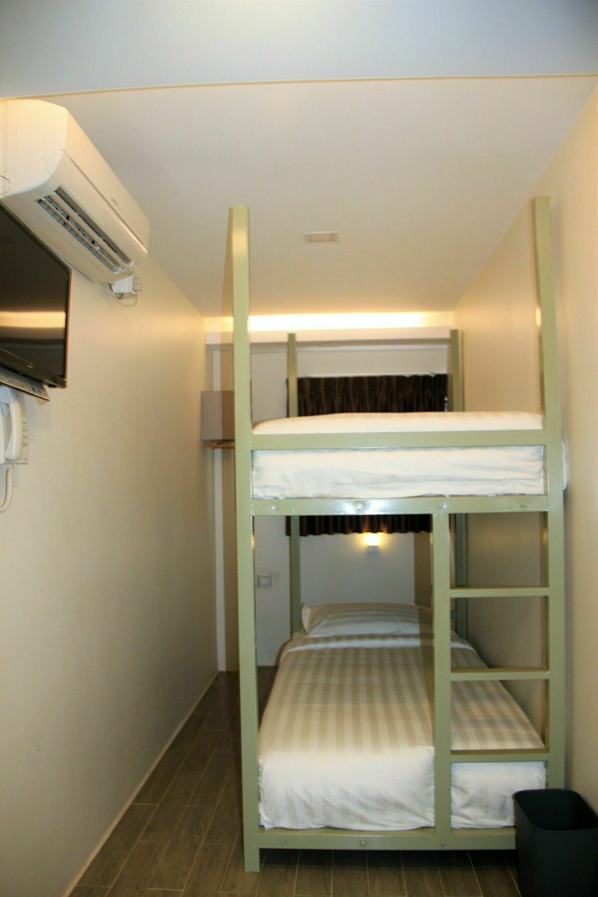 The Vibe Inn Yangon Extérieur photo