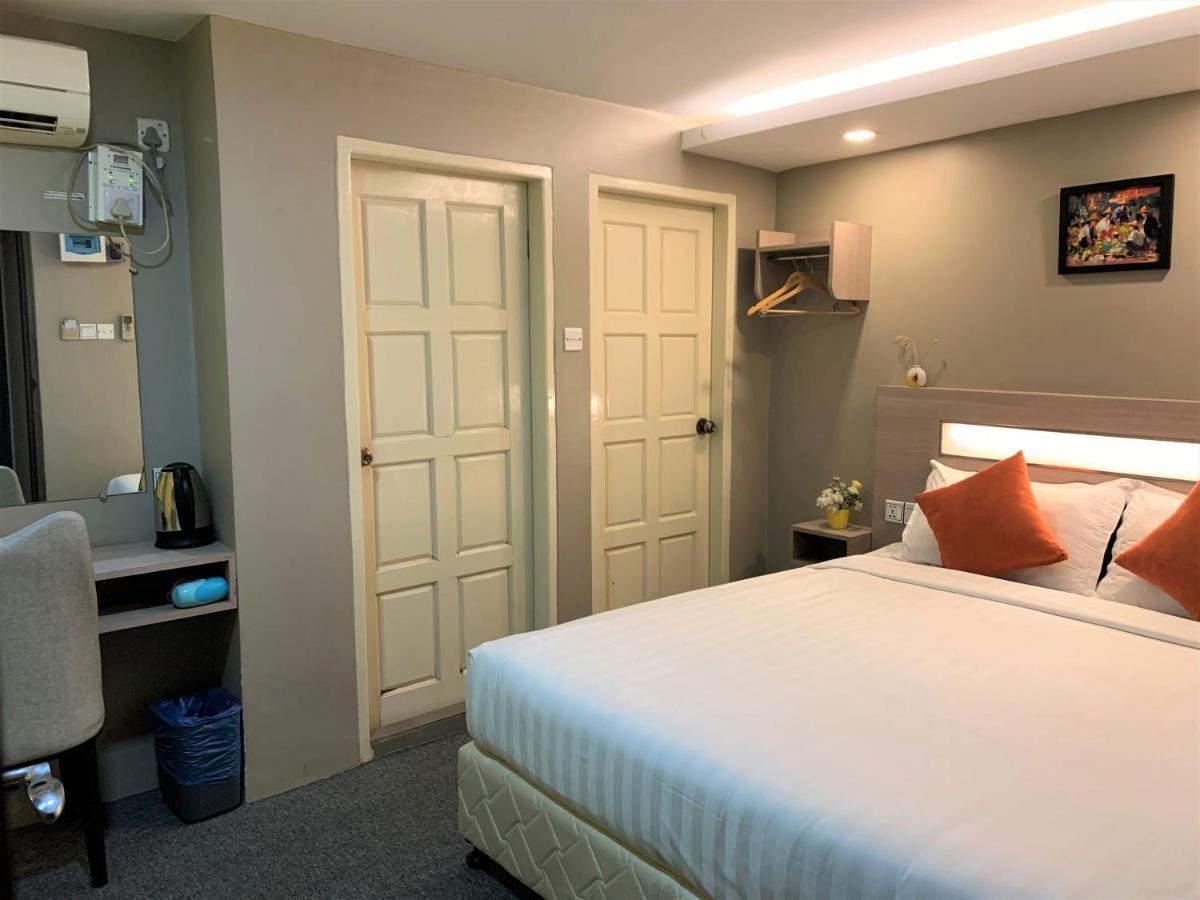 The Vibe Inn Yangon Extérieur photo
