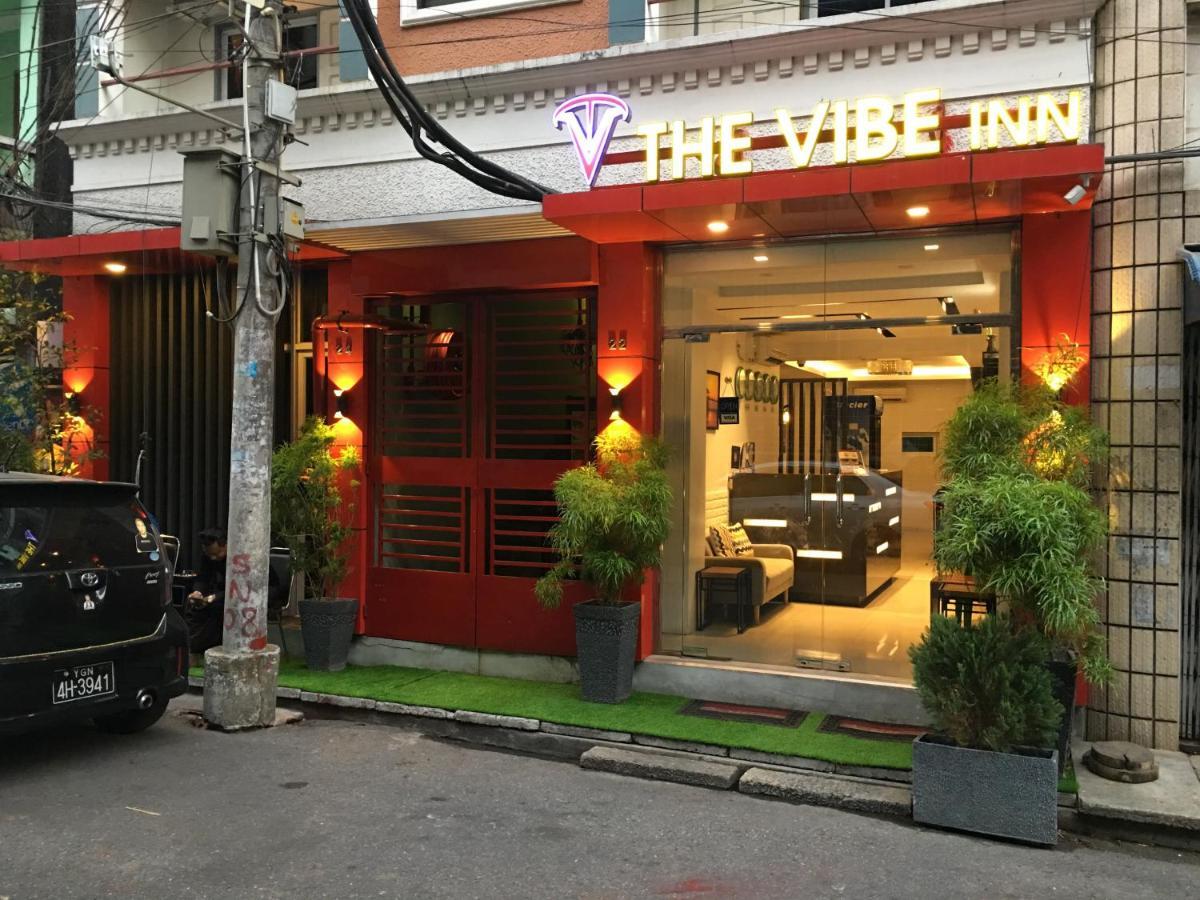 The Vibe Inn Yangon Extérieur photo